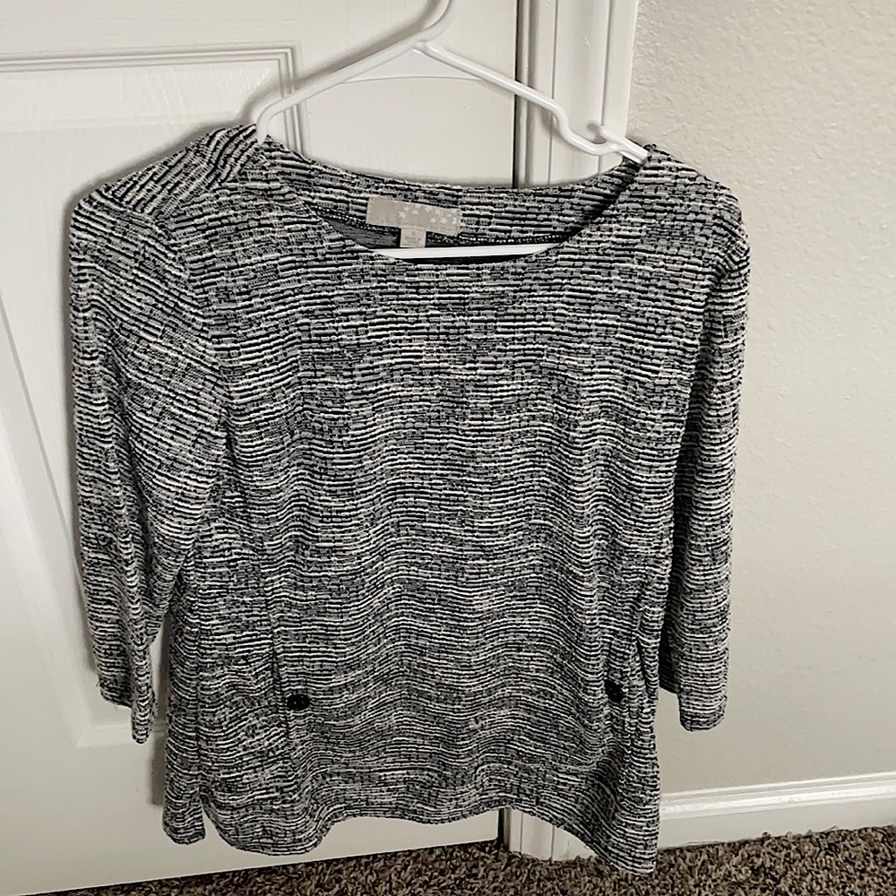 Black and White Sweater With Pockets